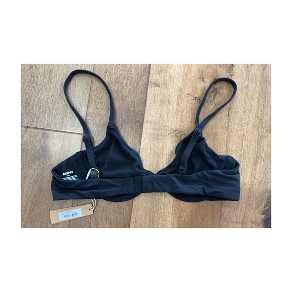 SKIMS Black Bra - Picture 2 of 3